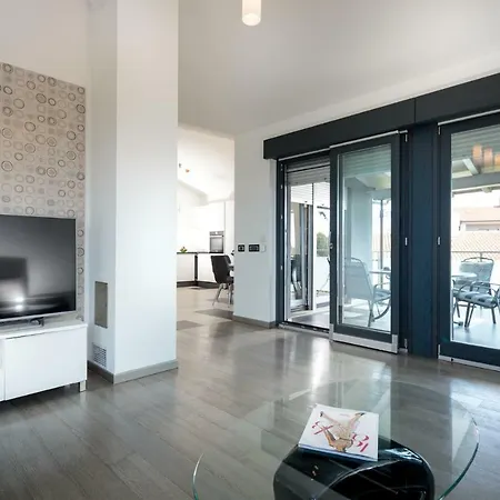 Cave Romane Apartment *