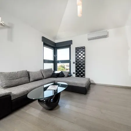 Cave Romane Apartment *