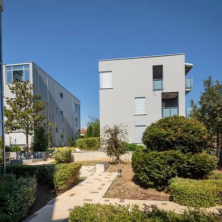 Cave Romane Apartment